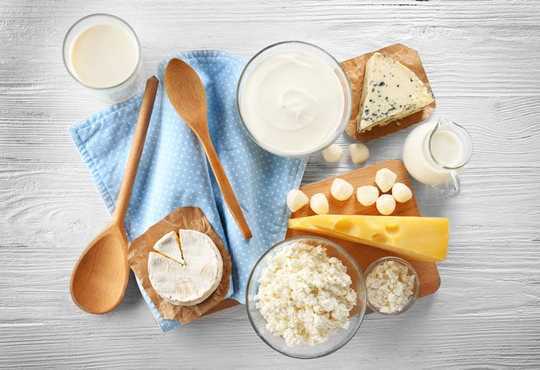 Here's What You Can Eat And Avoid To Reduce Your Risk Of Bowel Cancer Here's What You Can Eat And Avoid To Reduce Your Risk Of Bowel Cancer