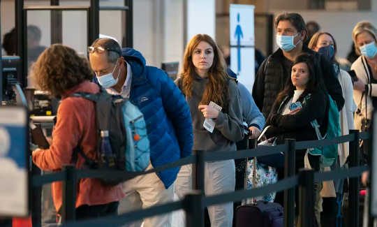 Should You Wear A Mask On A Plane, Bus Or Train advantage of mask wearing 4 21