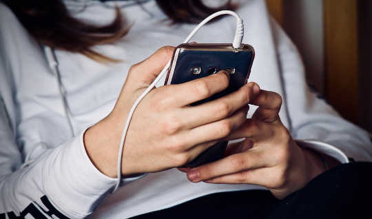 Why Self-Isolation At Home May Not Stop Covid From Spreading sel isolation