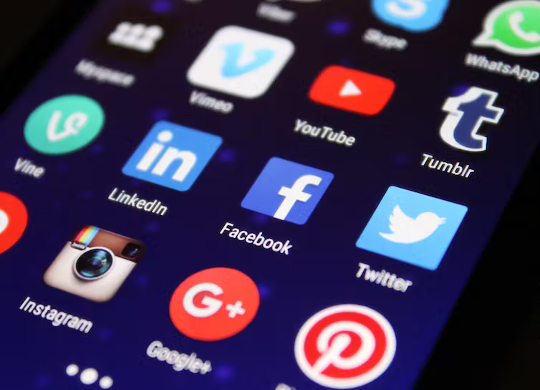 Your Style Of Social Media Use May Be Connected To Your Wellbeing social media and wellbeing 1 4
