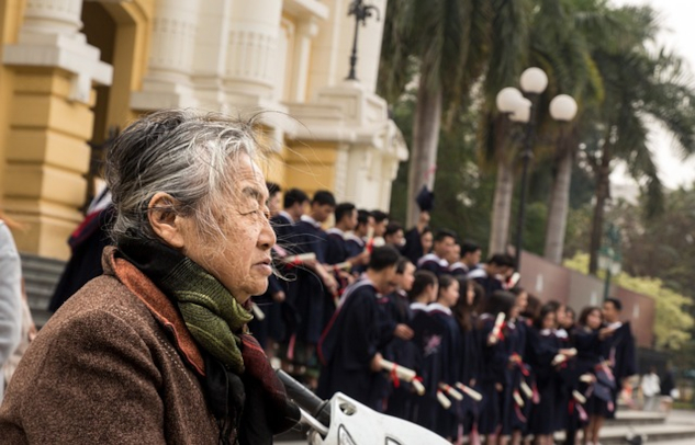 Your Memories Are Lying to You A grey-haired woman sitting outside in deep thought. Image by dung thuy from Pixabay.