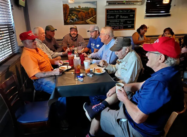 country fooks sitting around 4 19